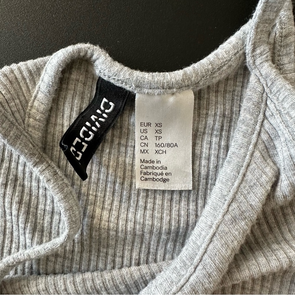 H&M Grey Ruffle Tank - Picture 2 of 2